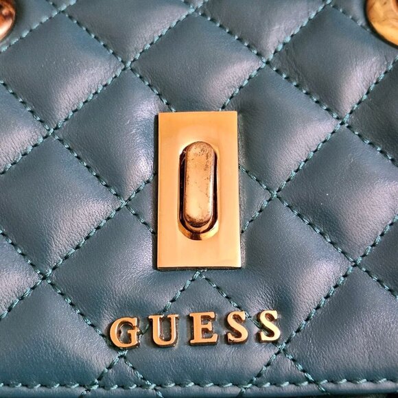 GUESS Quilted Green Leather Shoulder Bag - Picture 10 of 16